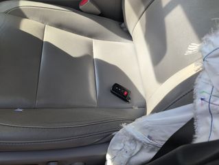 2016 Toyota Highlander XLE - Interior Steering Wheel With Keys Image